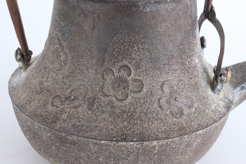 Cast Iron Asian Inspired Teapot with Copper Handle