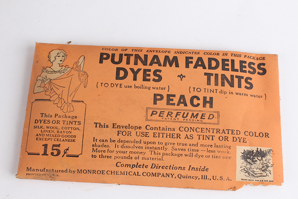 Vintage Putnam Dye Packets and Display Box