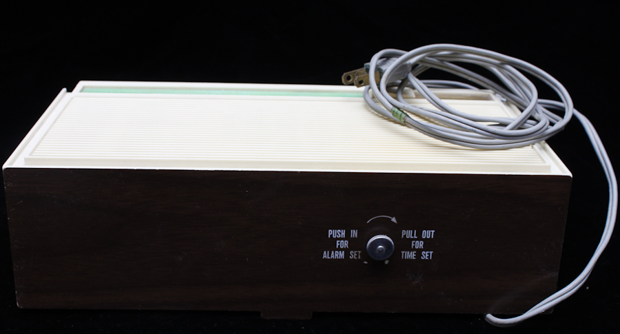 Vintage Arvin Transistor Radio