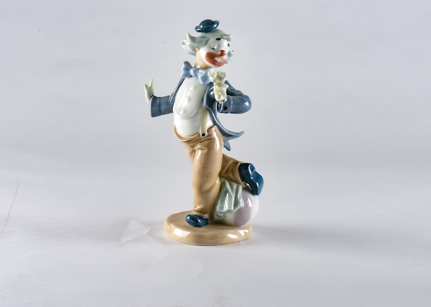 Nao by Lladro "Flower for My Lady" Clown