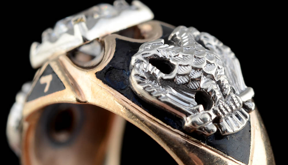 Vintage 10K-14K Two Tone Gold Enameled Band with Cubic Zirconium Stone