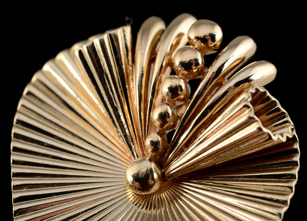 Late 1940s Vintage 14K Yellow Gold Fur Clip Style Brooch