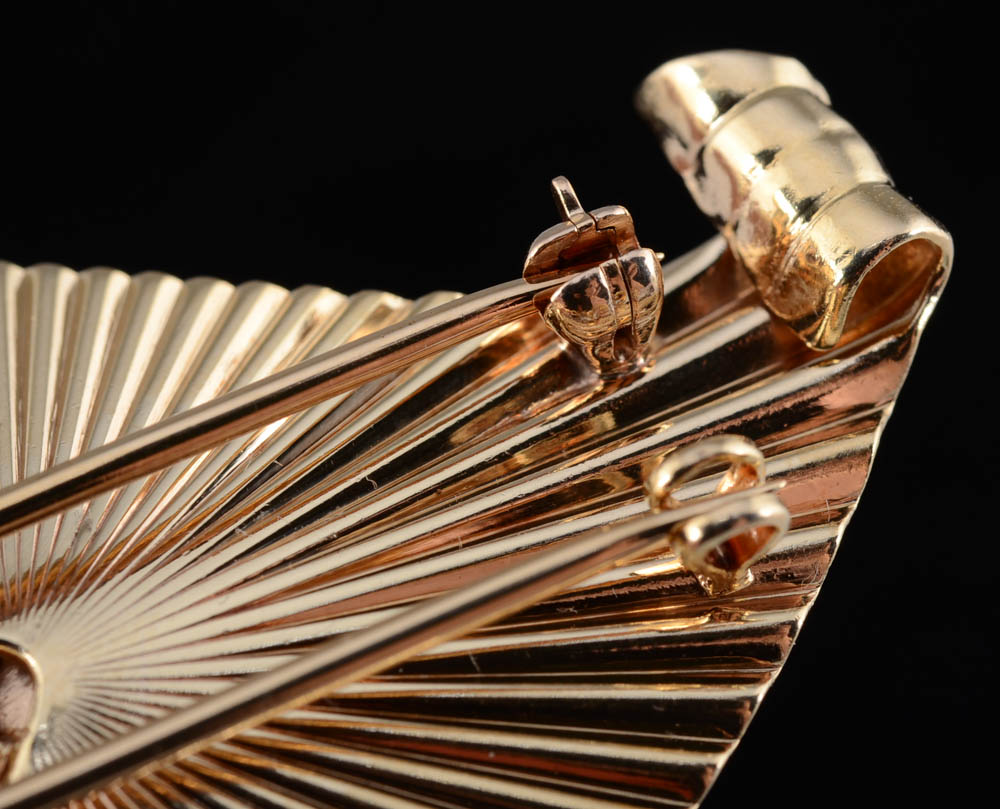 Late 1940s Vintage 14K Yellow Gold Fur Clip Style Brooch