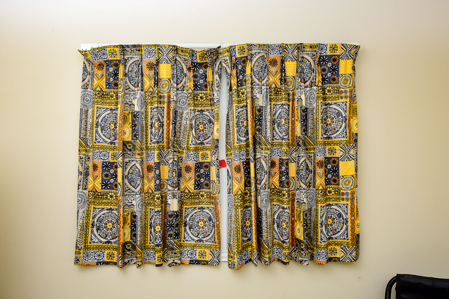 Vintage Mid Century Printed KIng Size Bedspread and Curtains Set