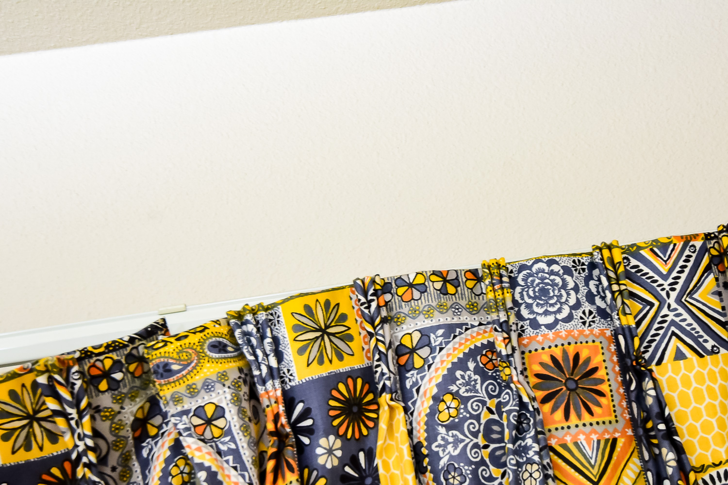 Vintage Mid Century Printed KIng Size Bedspread and Curtains Set