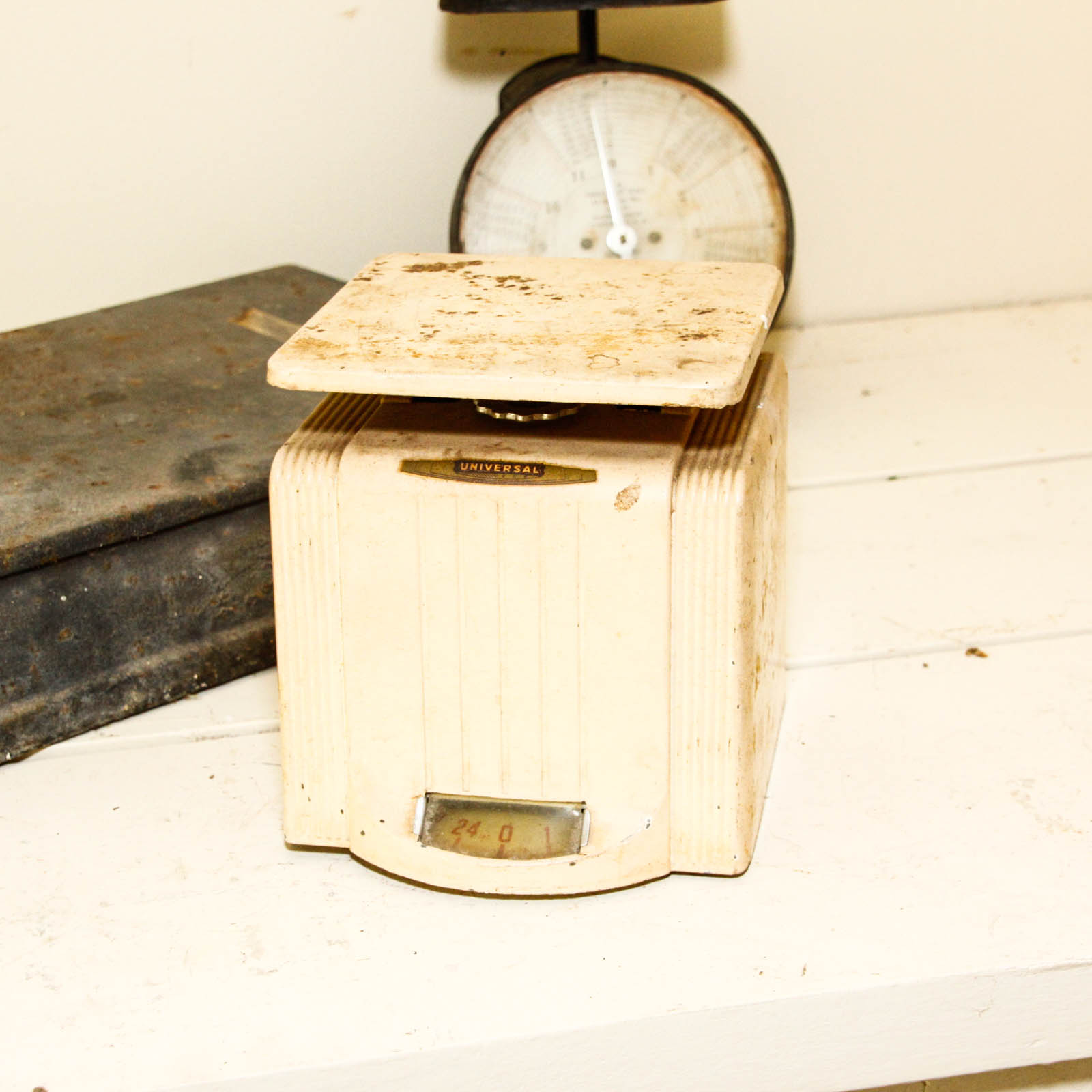 Vintage Kitchen Scales