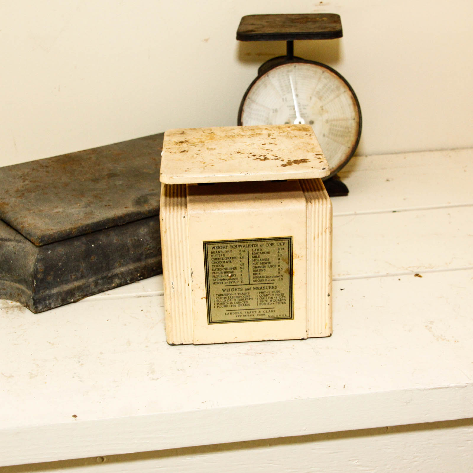 Vintage Kitchen Scales