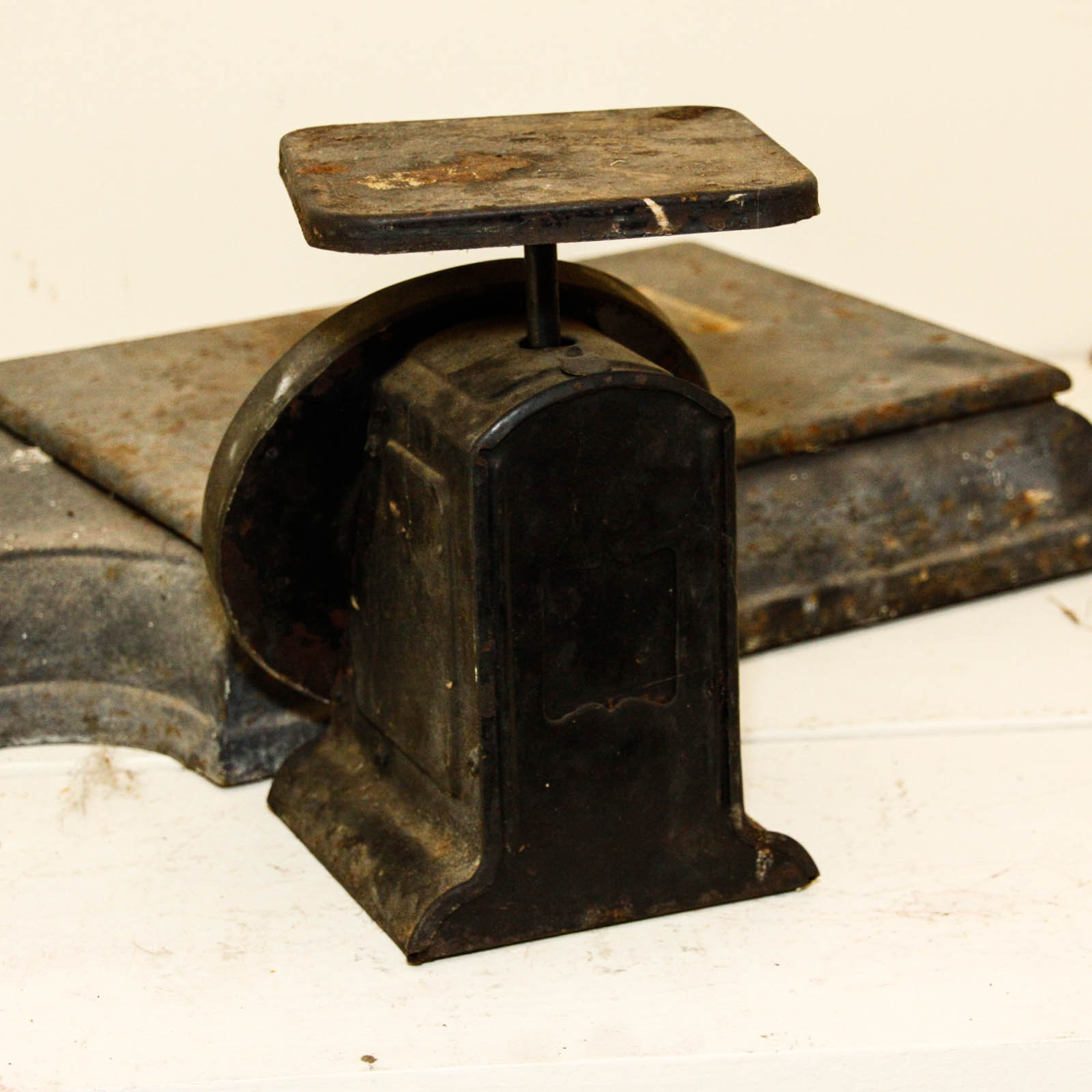 Vintage Kitchen Scales