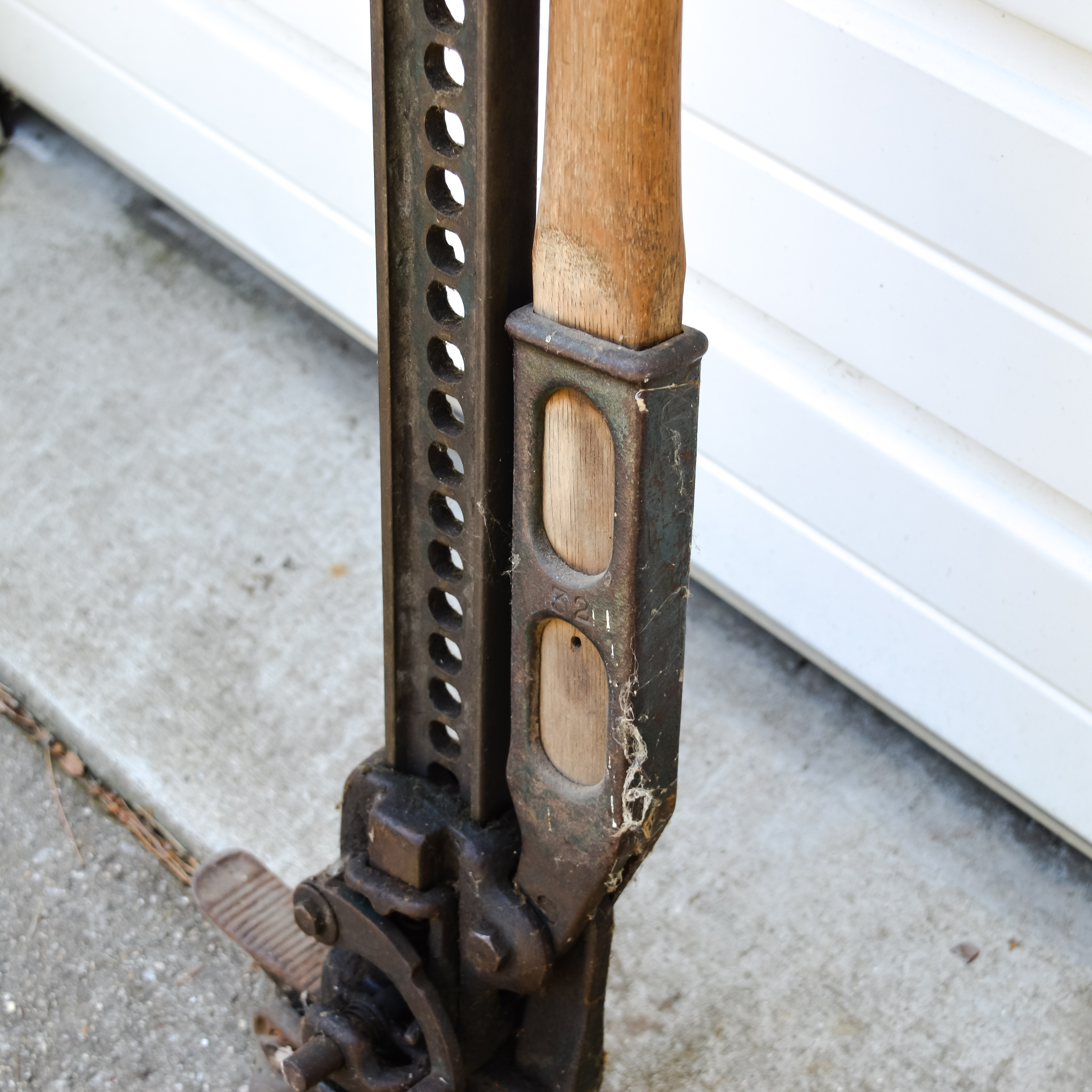 Vintage Handyman Harrah Hi Lift Jack