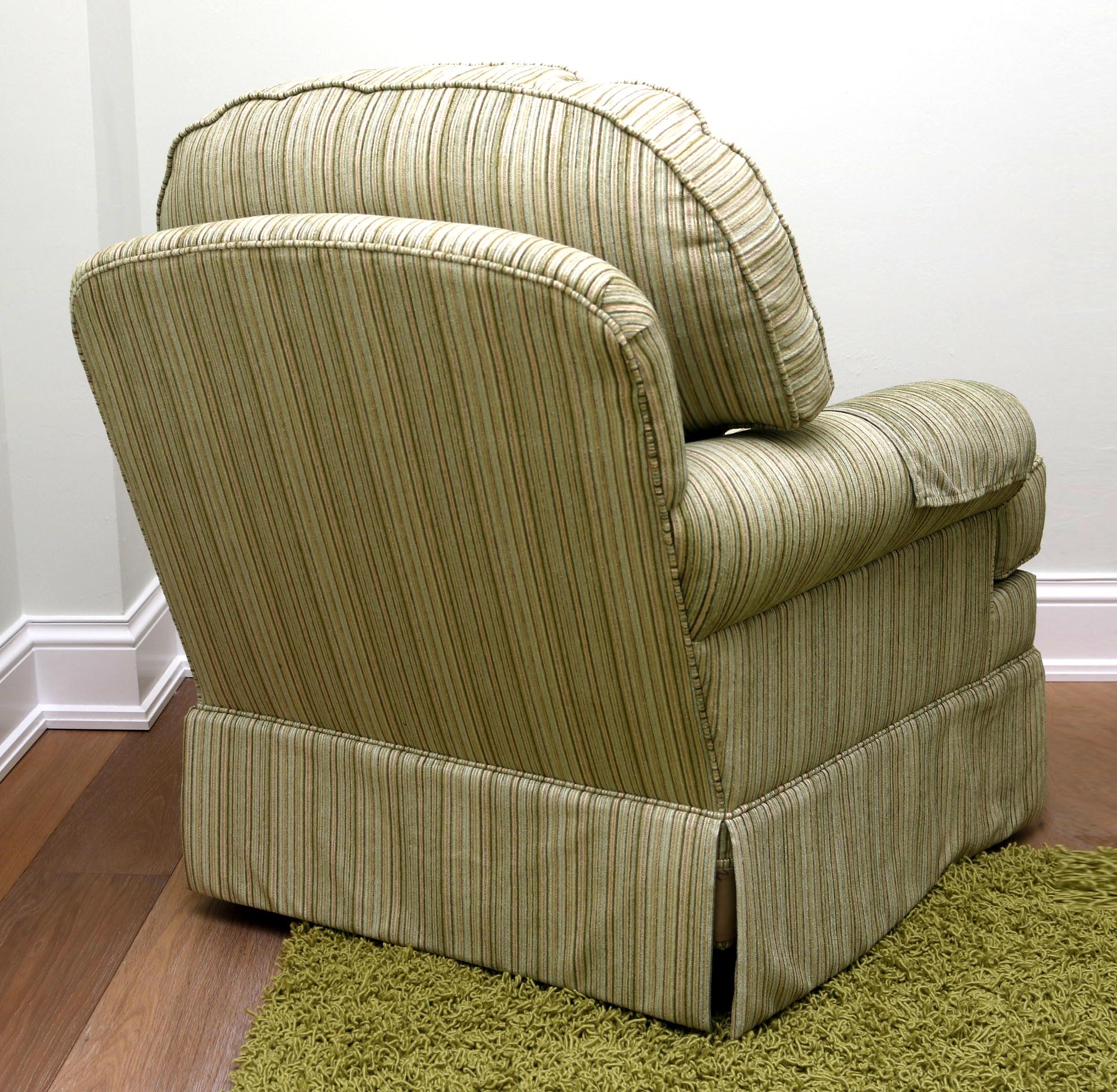 Ethan Allen Devonshire Swivel Chair