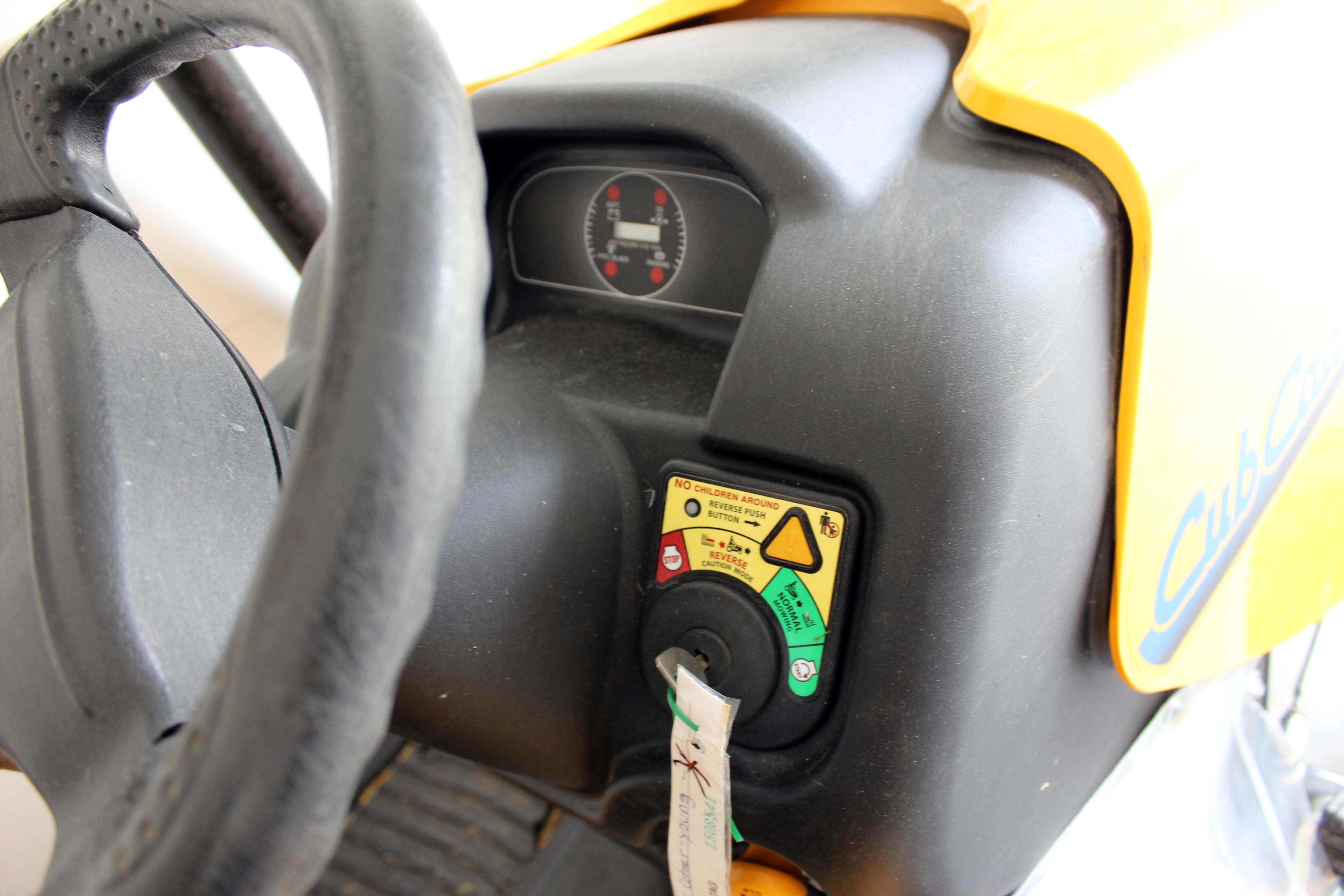 Cub Cadet i1042 Zero Turn Tractor Mower