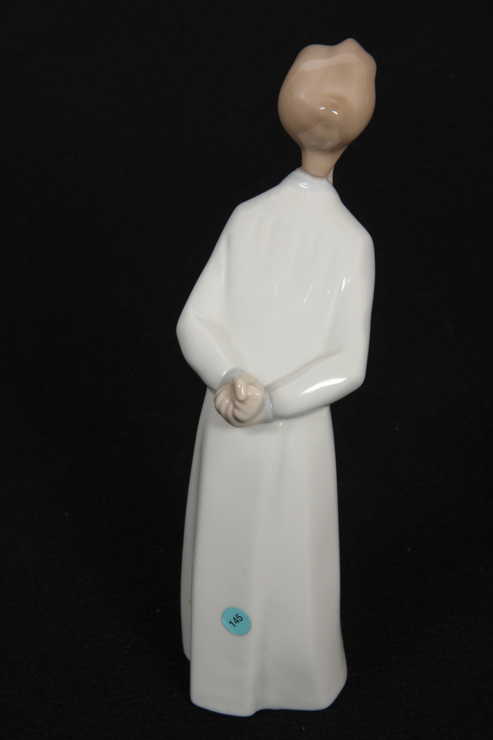 Retired Lladró Figurine “El Niño Soplando Besos”