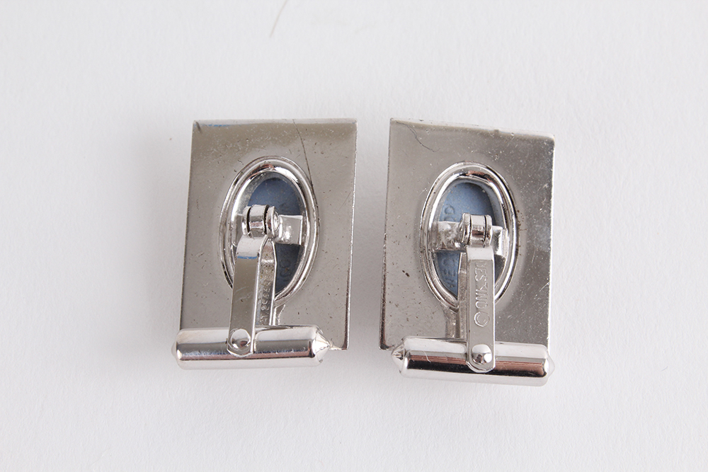 Destino Wedgwood Jasperware Cameo Cufflinks and Tie Tack
