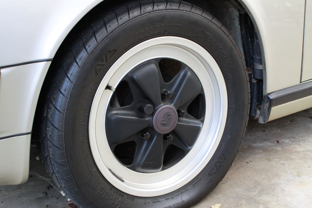 1989 Porsche 911 Carrera Cabriolet