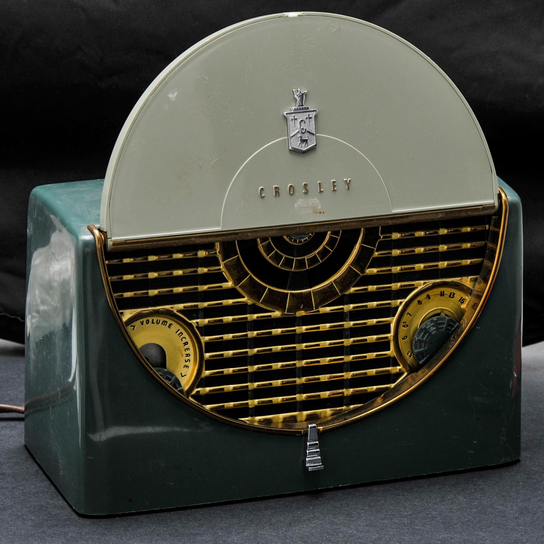 1951 Crosley Model 11-301U Portable Tube Radio