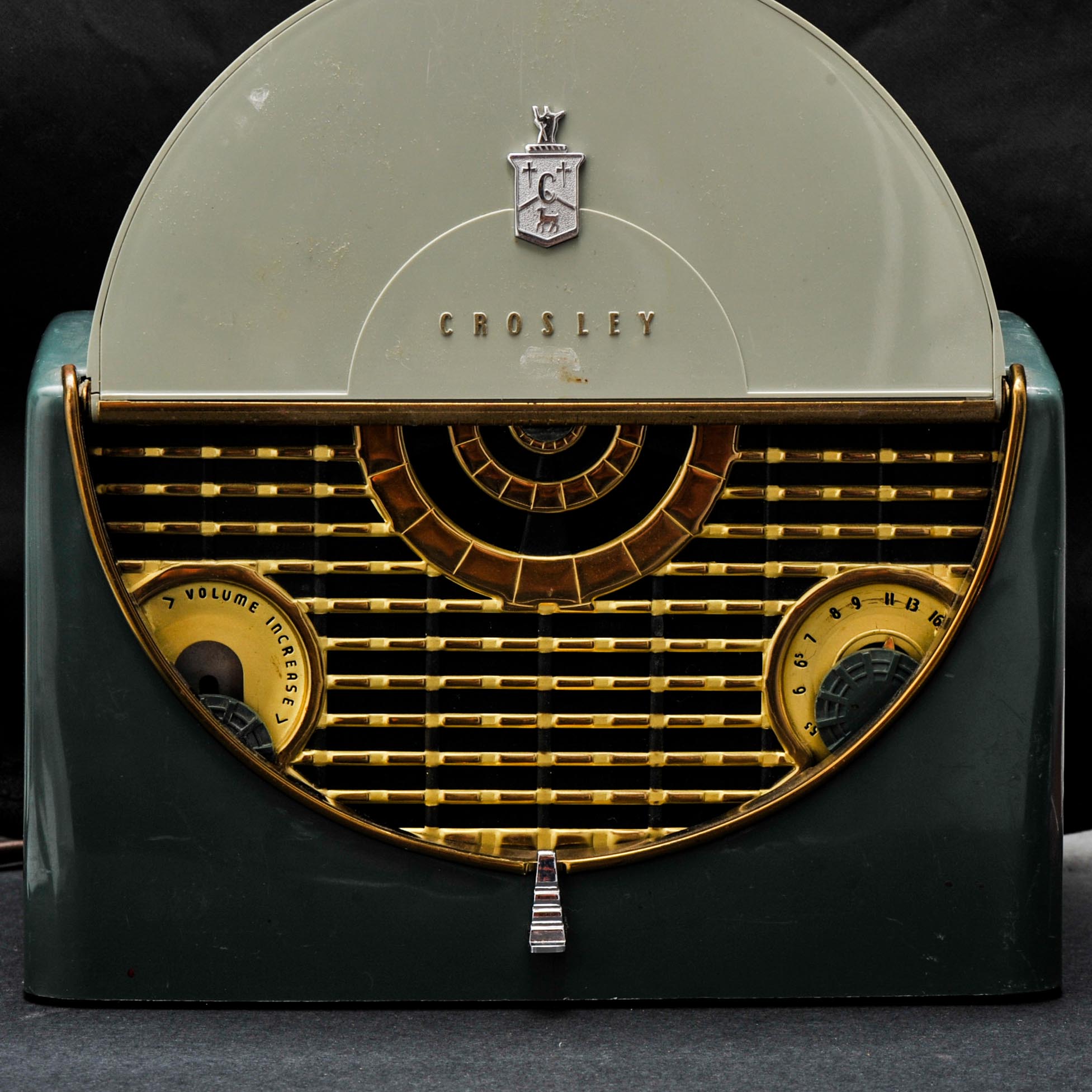 1951 Crosley Model 11-301U Portable Tube Radio