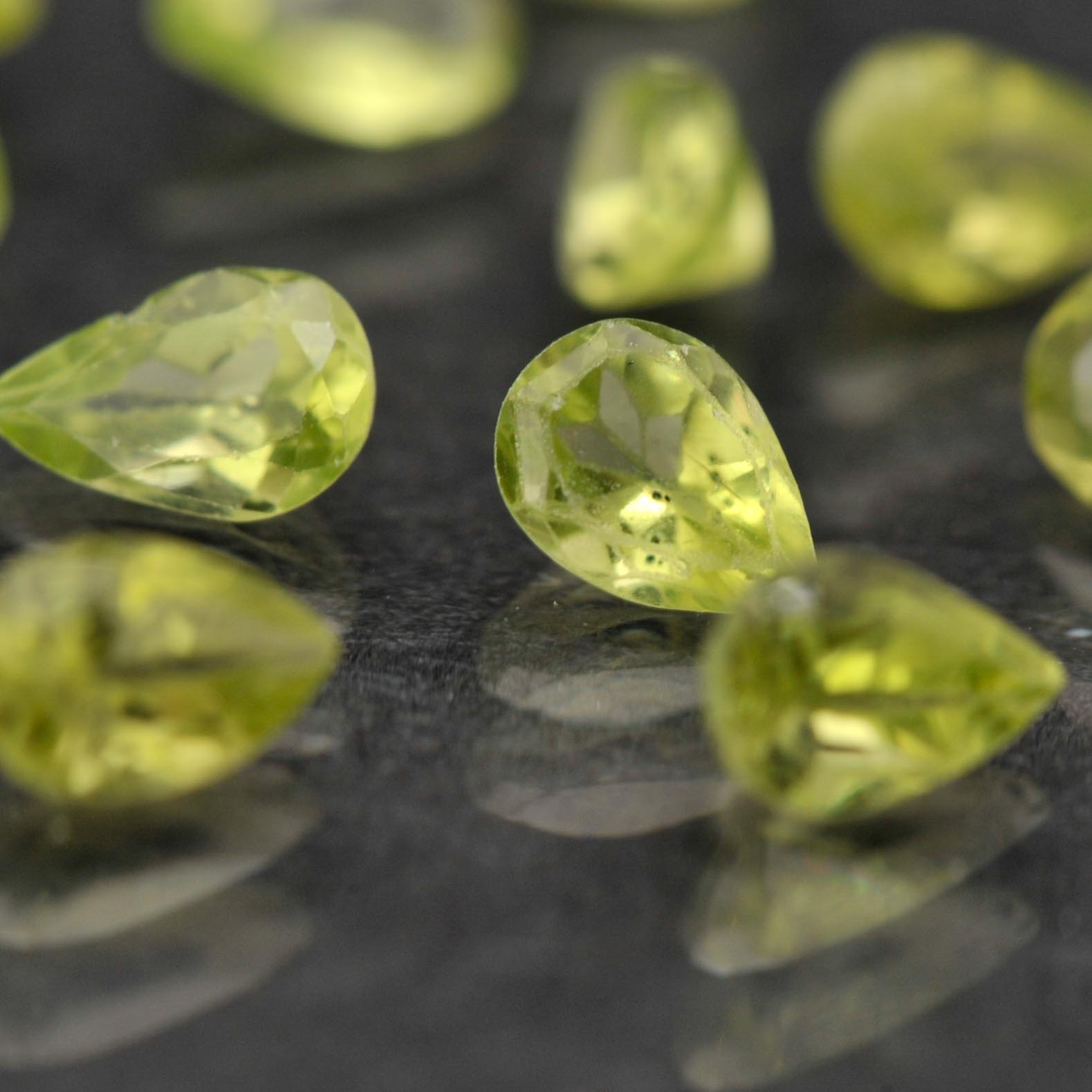 12.53 CT Peridot Loose Stones