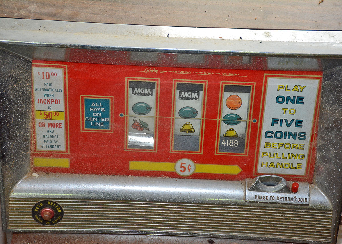 Vintage Bally's Tabletop Slot Machine