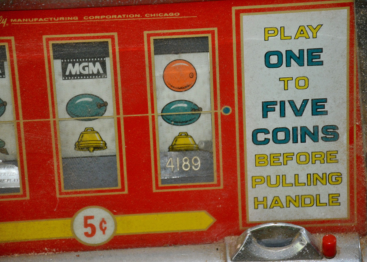 Vintage Bally's Tabletop Slot Machine