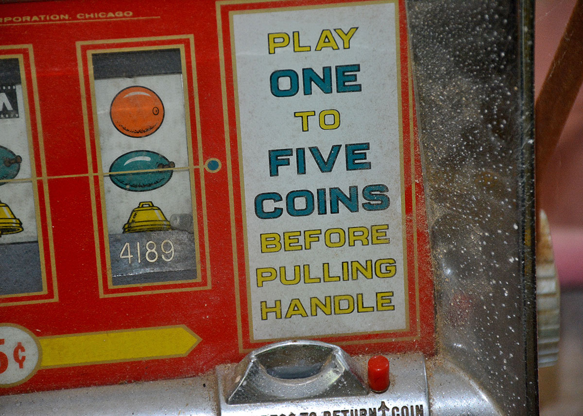 Vintage Bally's Tabletop Slot Machine