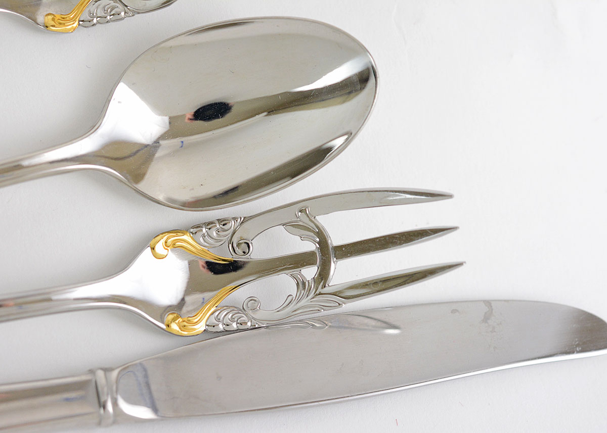 Yamazaki "Cache Gold Accent" Flatware Service for Eight