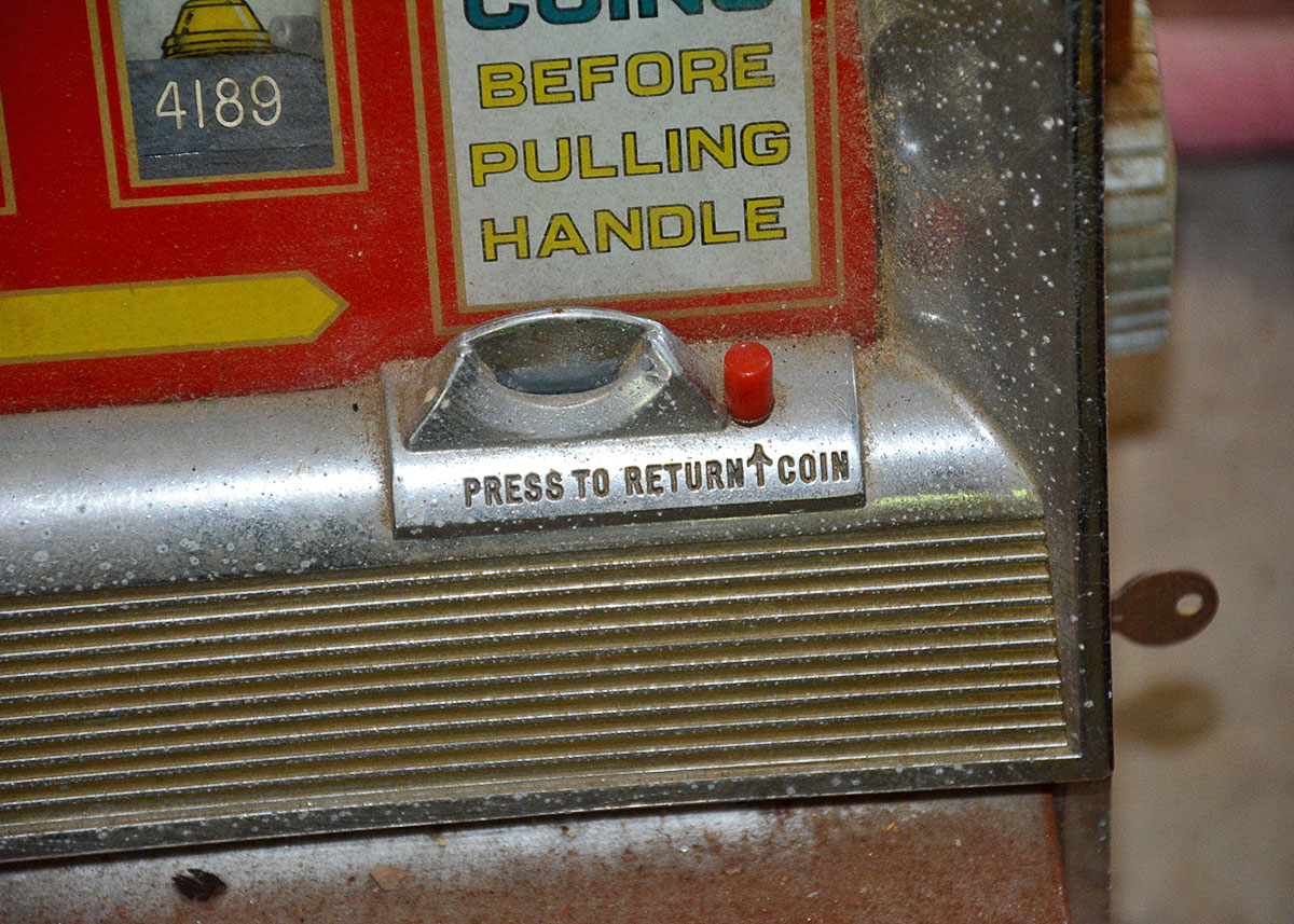 Vintage Bally's Tabletop Slot Machine