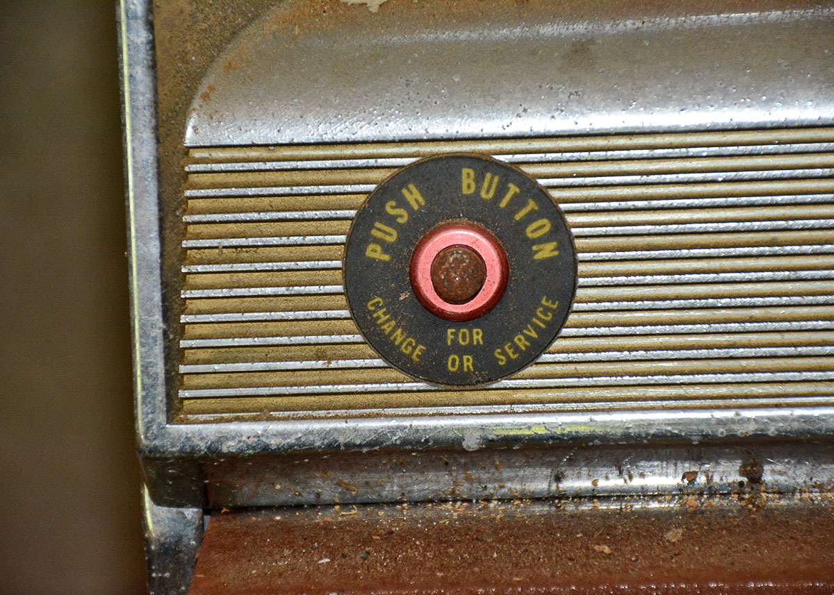 Vintage Bally's Tabletop Slot Machine