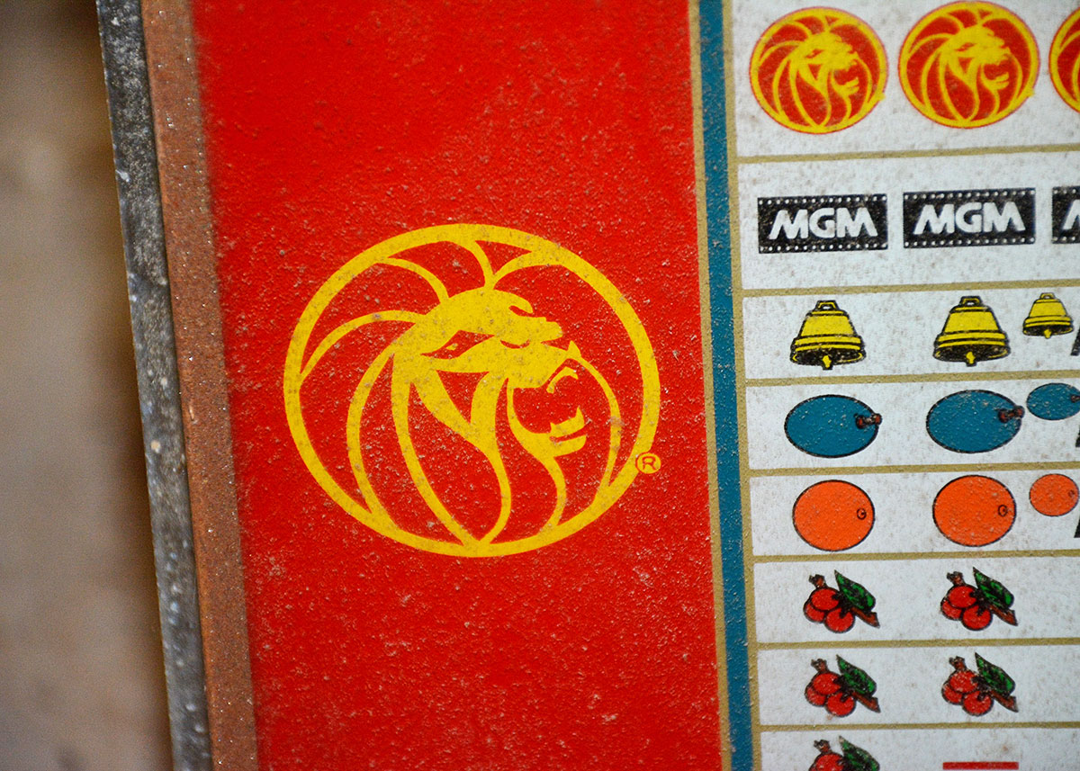 Vintage Bally's Tabletop Slot Machine