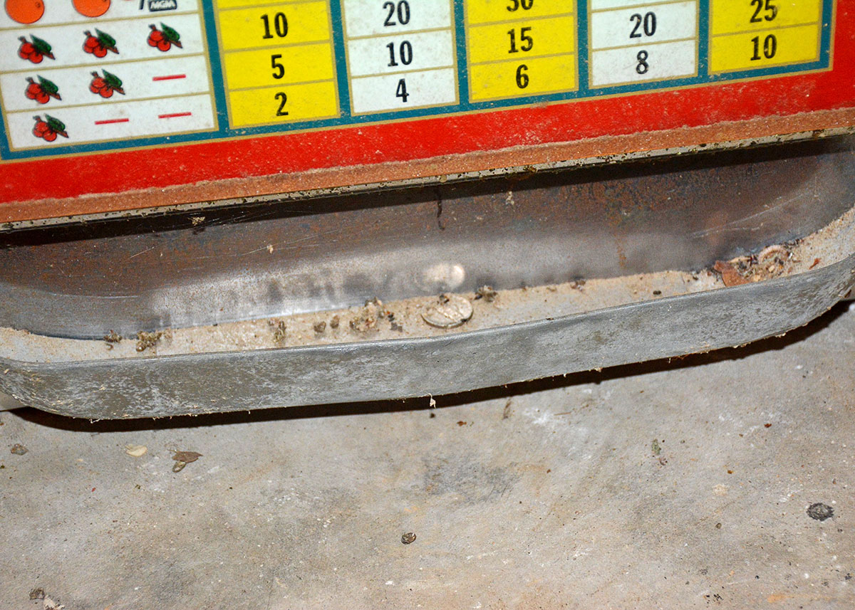 Vintage Bally's Tabletop Slot Machine