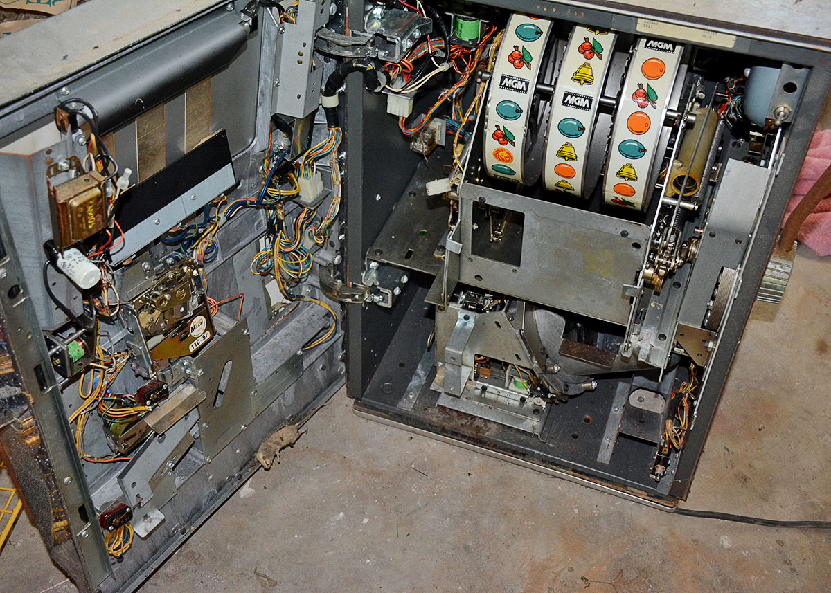 Vintage Bally's Tabletop Slot Machine