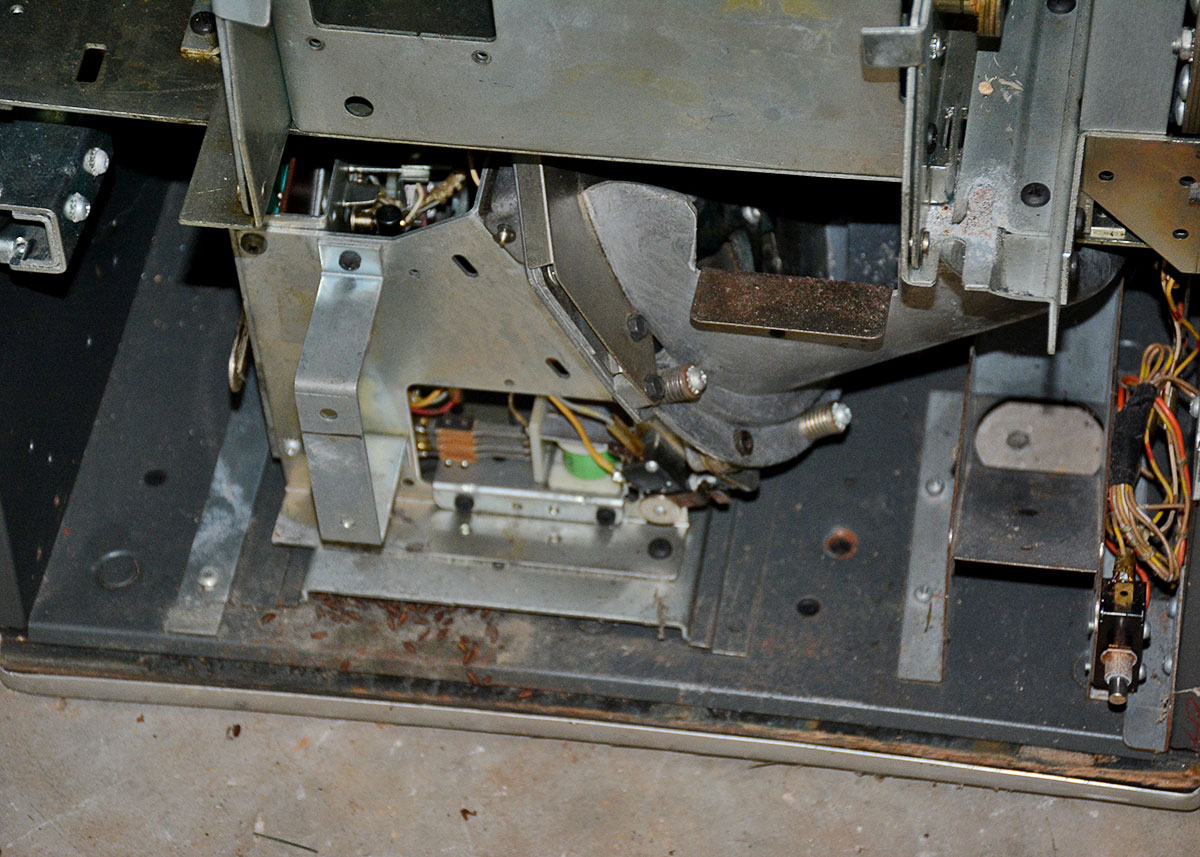 Vintage Bally's Tabletop Slot Machine