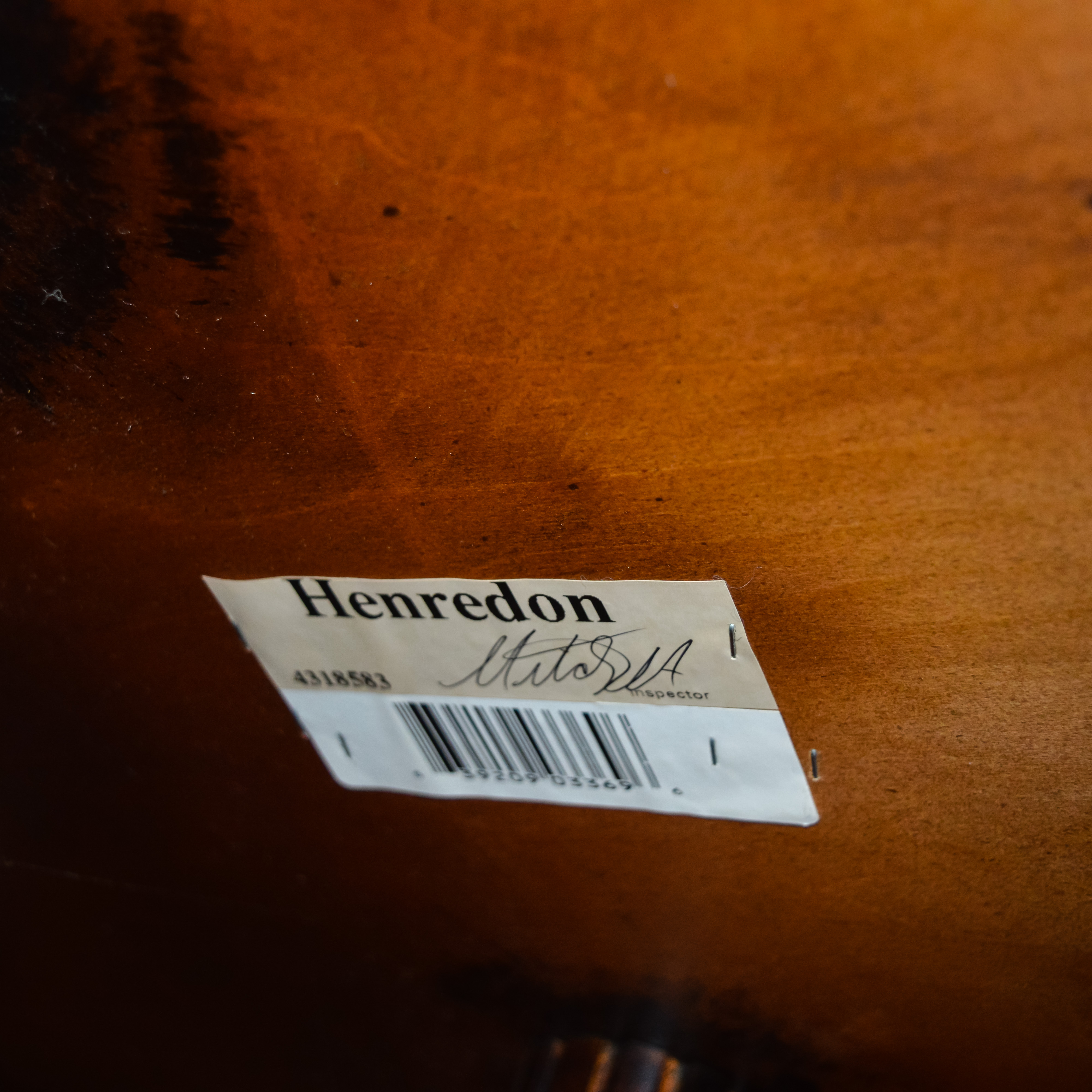 Henredon Round Dining Room Table with Six Chairs