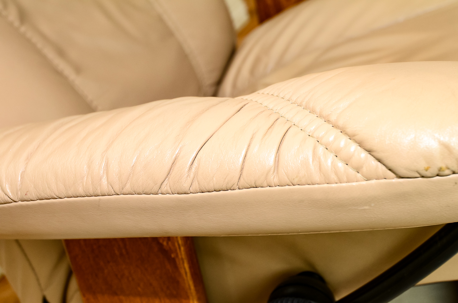 Ekornes "Stressless" Leather Lounge Chair and Ottoman Set