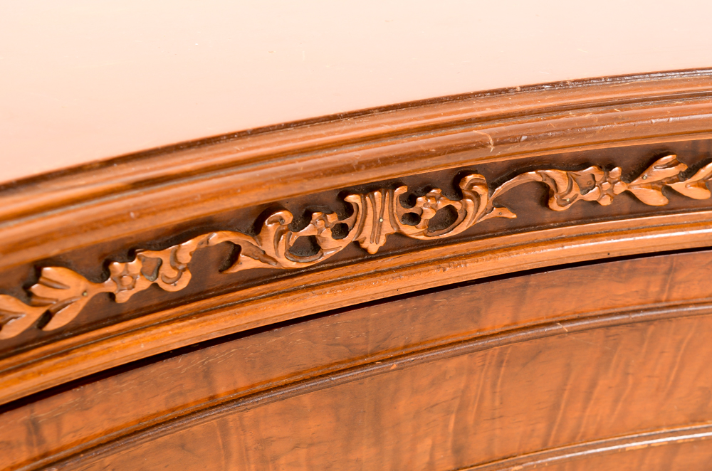 Vintage Kidney-Shaped Desk in Walnut