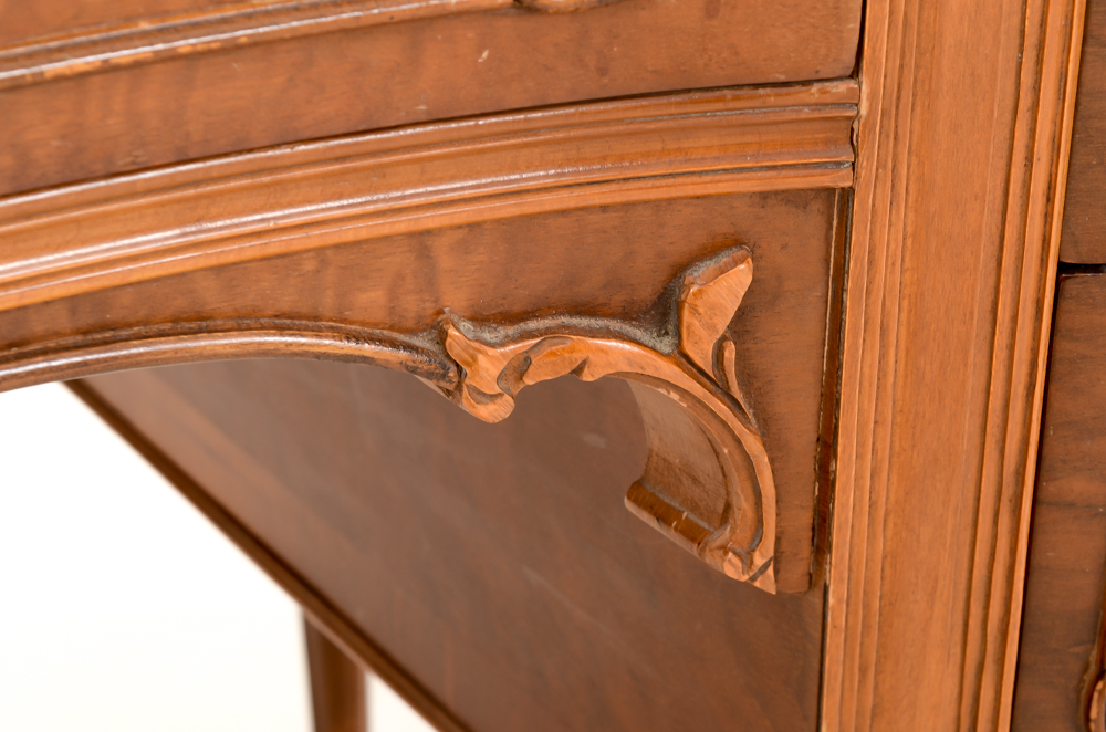 Vintage Kidney-Shaped Desk in Walnut