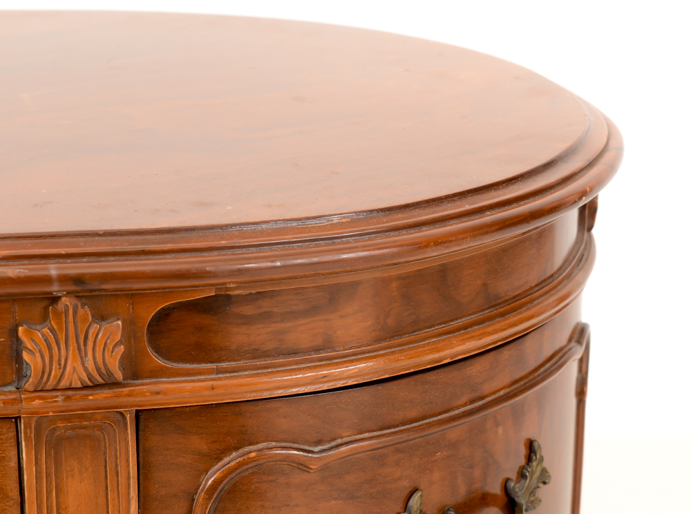 Vintage Kidney-Shaped Desk in Walnut