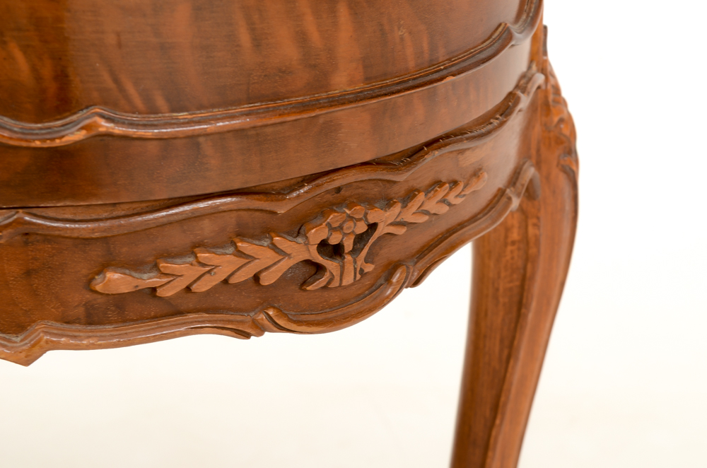 Vintage Kidney-Shaped Desk in Walnut