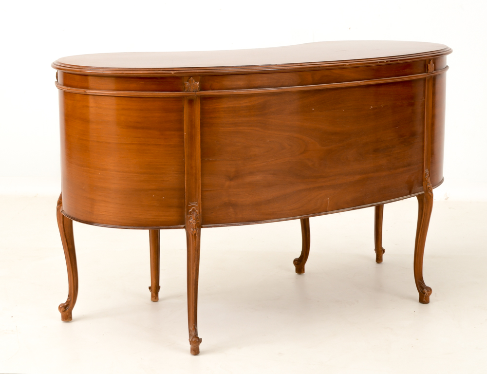 Vintage Kidney-Shaped Desk in Walnut