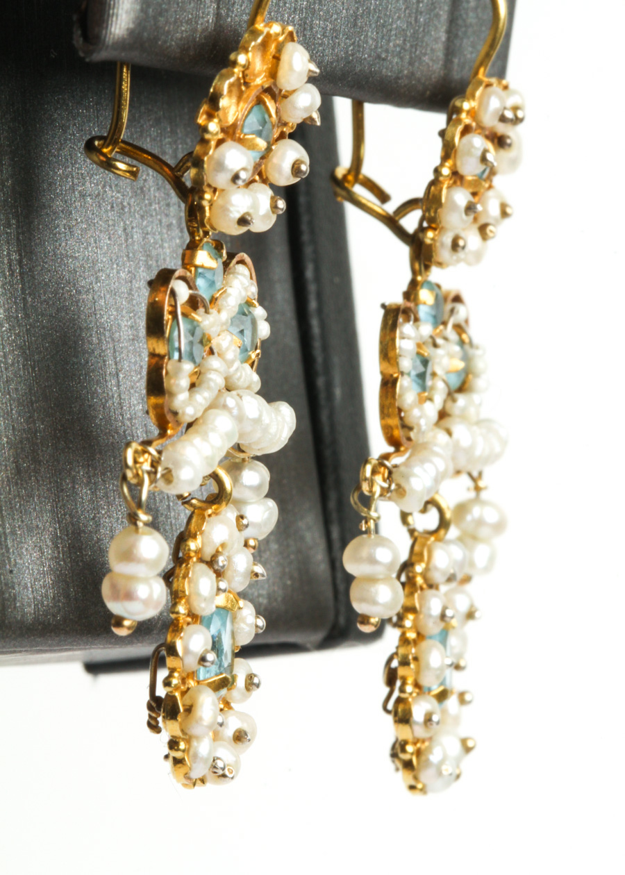 Vintage Dangle Pearl Earrings