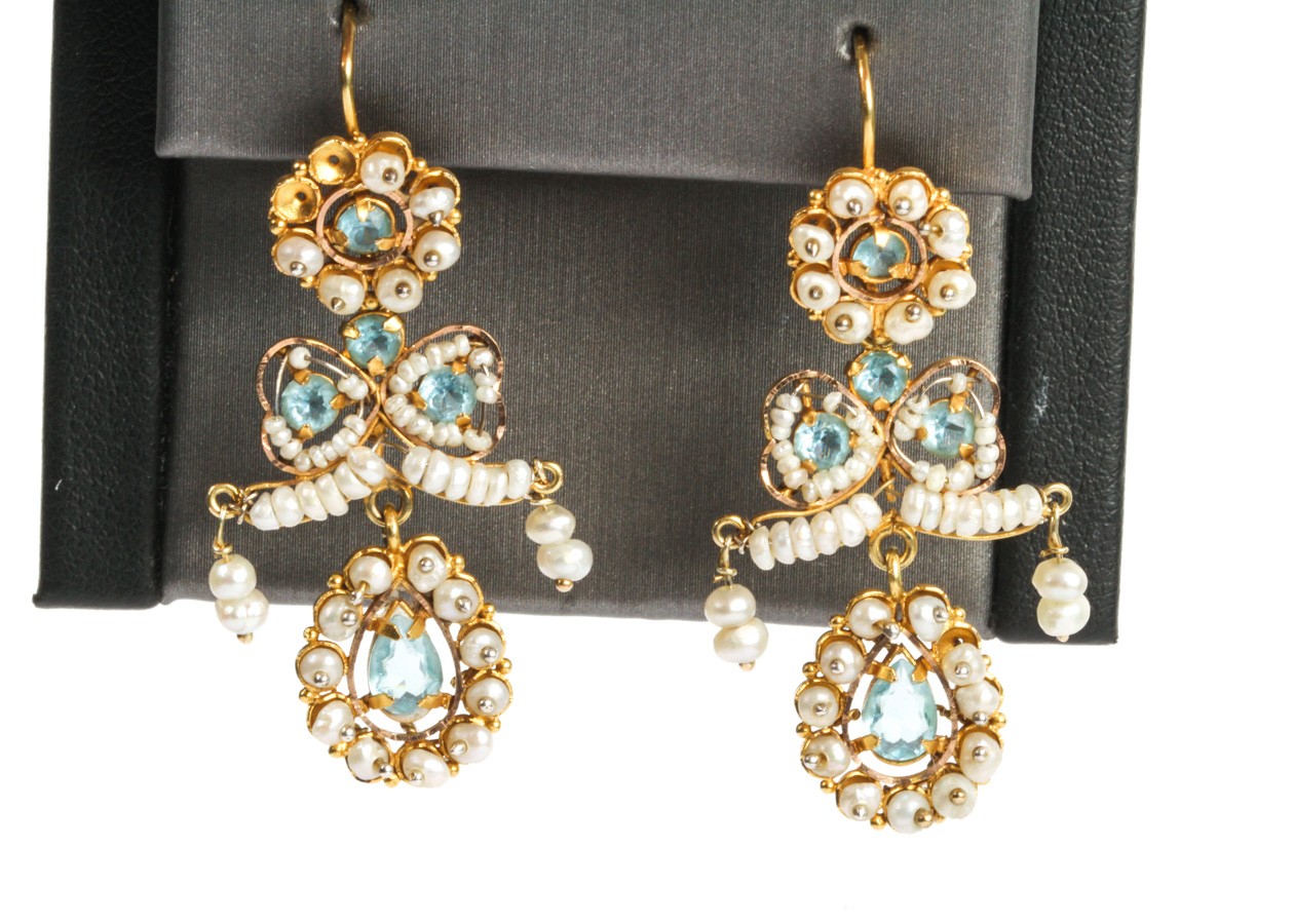Vintage Dangle Pearl Earrings