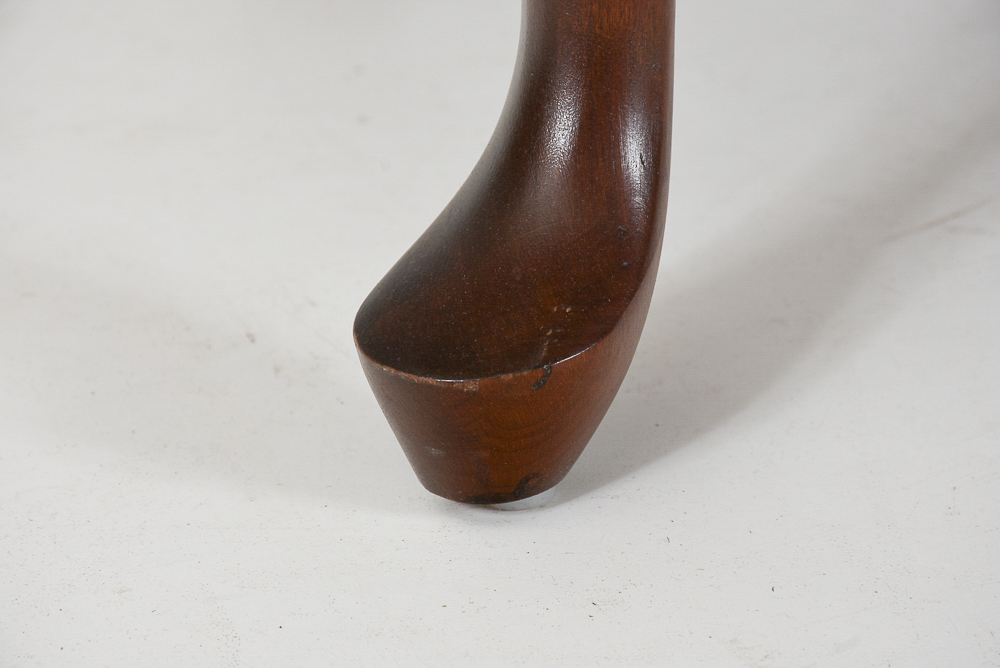 Cherry Queen Anne Style Drop-Leaf Coffee Table