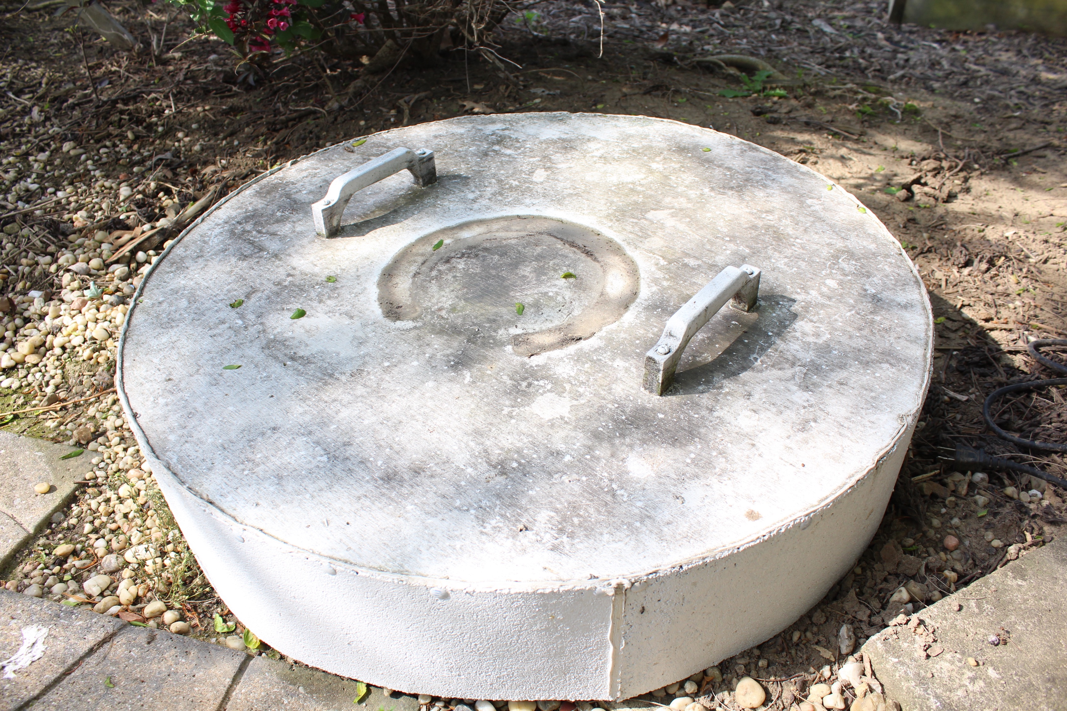 Henri Studio, Inc. Cast Concrete Bird Bath Fountain