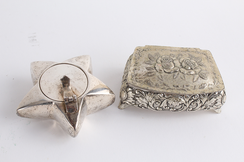 Assorted Silvertone Housewares and Collectibles