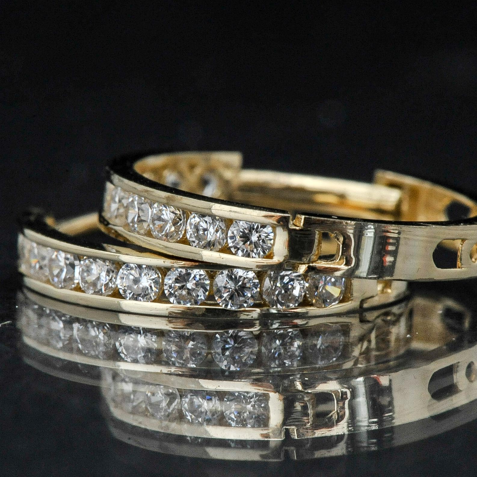 14k Yellow Gold Cubic Zirconia Hoop Earrings