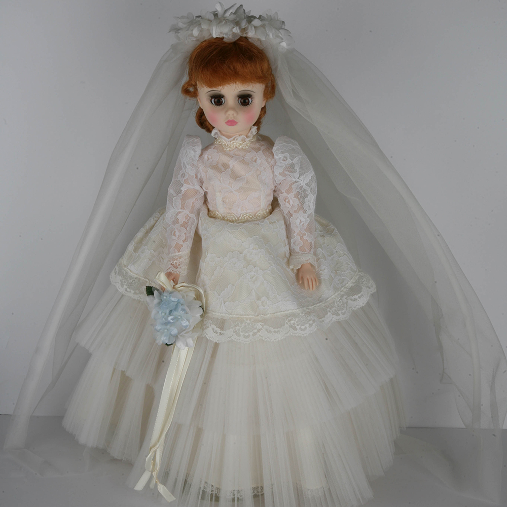 Vintage 1960s Madame Alexander Elise Bride Doll