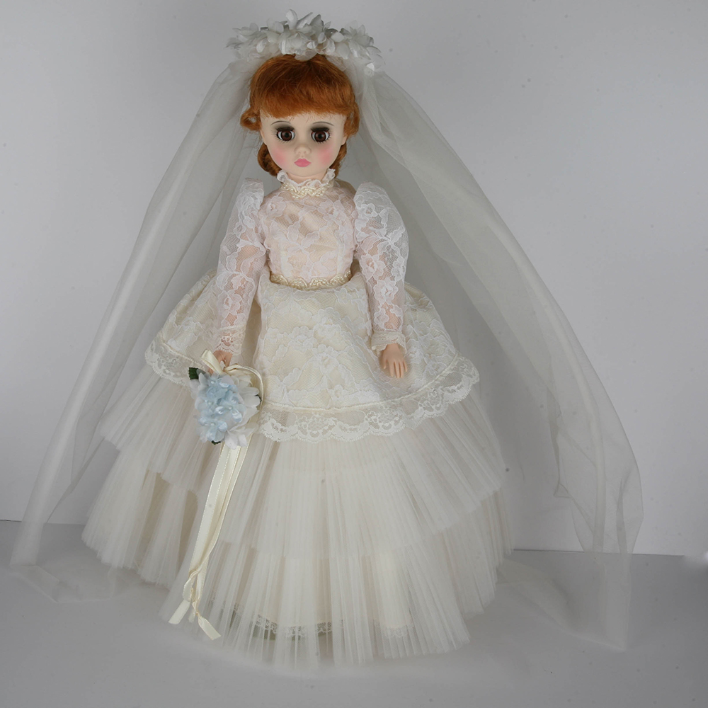 Vintage 1960s Madame Alexander Elise Bride Doll