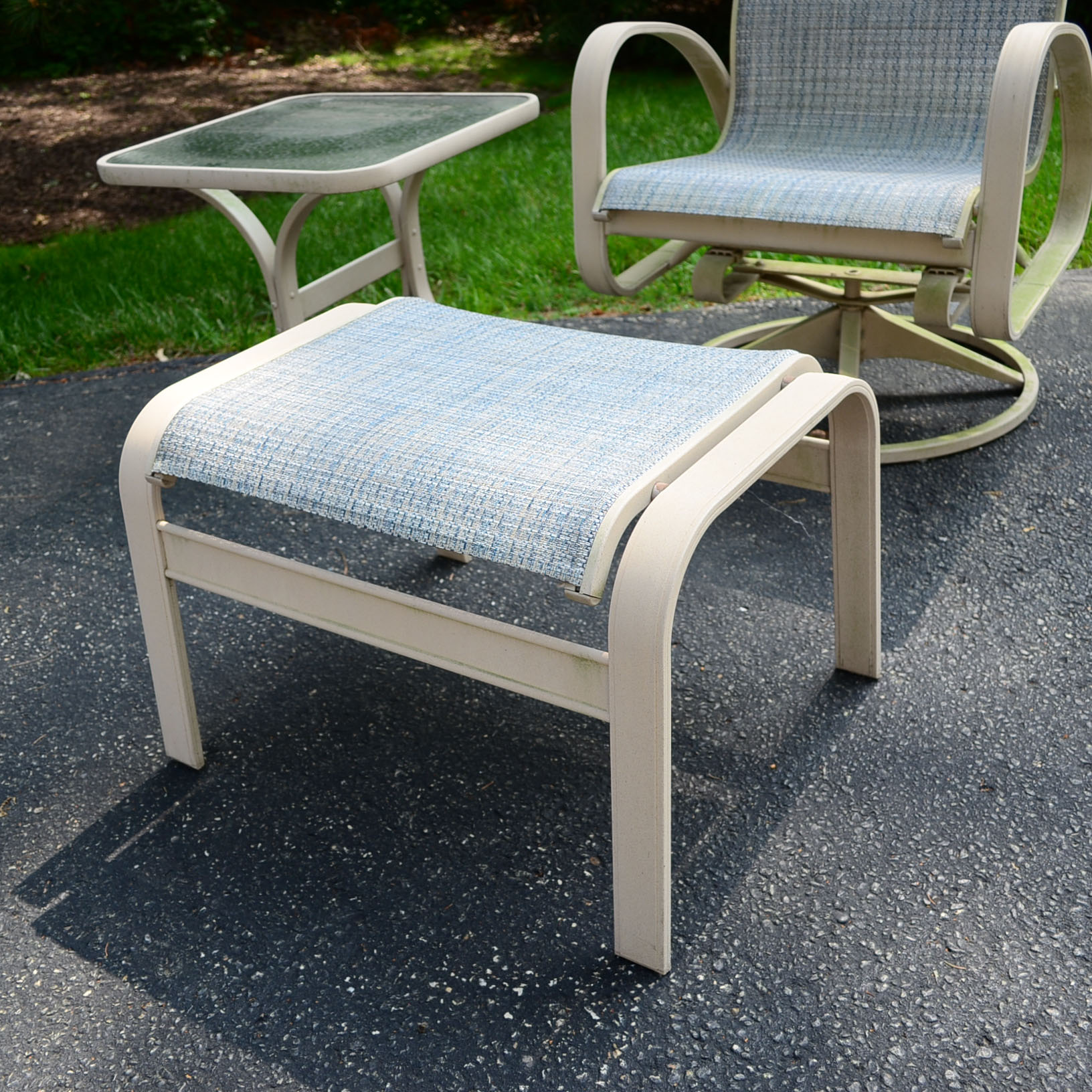 Outdoor Swivel Chair With End Table And Footrest