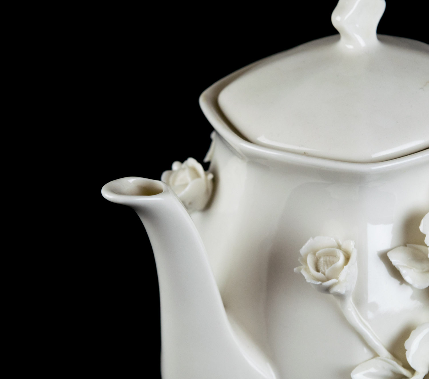 I. Godinger & Company Porcelain Teapot
