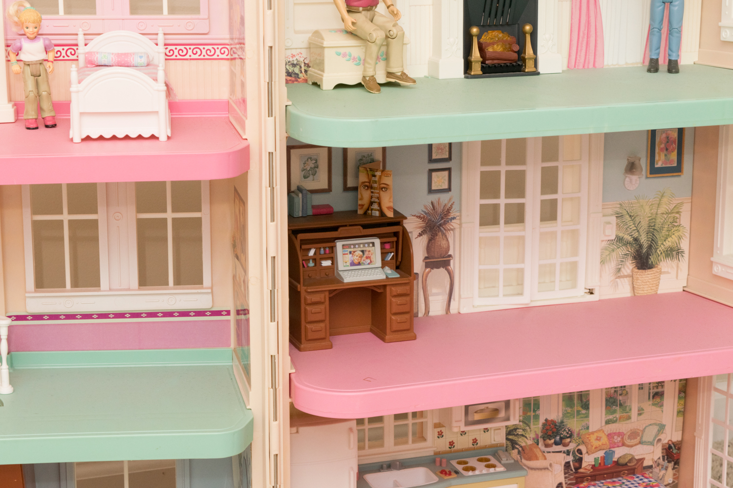 Fisher Price Pink Dollhouse