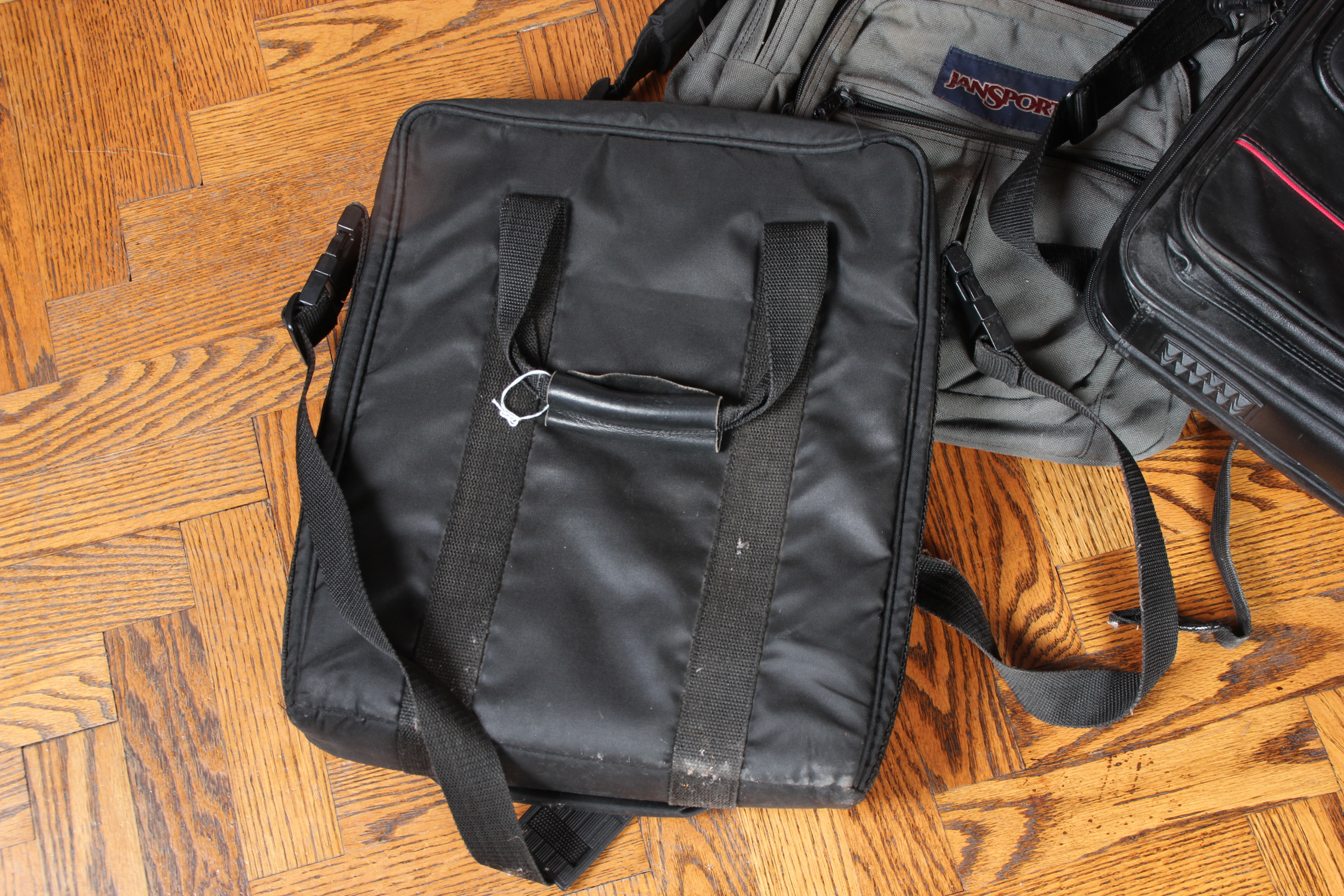 Collection of Soft Shell Luggage Including Kenneth Cole Reaction and Foray